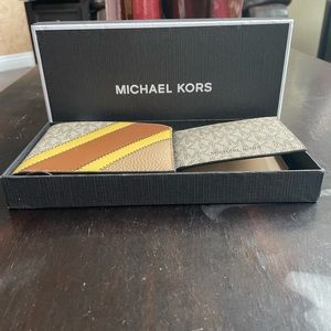 Michael Kors Wallet Set